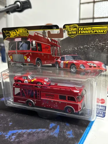 Team transporte Ferrari hot wheels