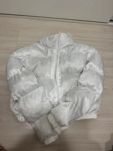 Jaqueta puffer branca | Tudo por R$15! +30 peças disponíveis no perfil