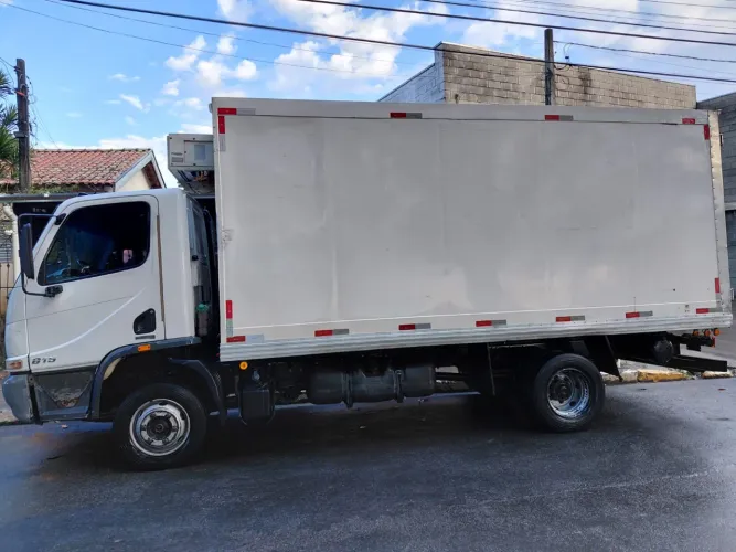 Mercedes bens acello 815 ano 2012