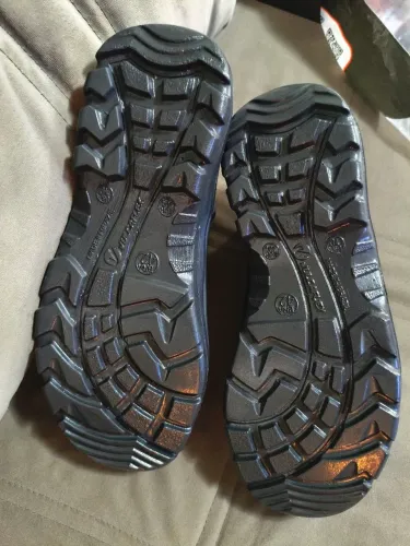 Bota de segurança tamanho 42 nova