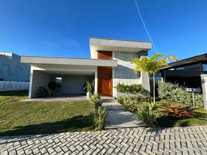 Casa em Condomínio para Venda em Cabo Frio, 3 dormitórios, 1 suíte,
