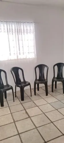 Cadeiras de plástico 