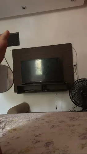 Tv smart 32 com painel incluso sem defeitos bem nova