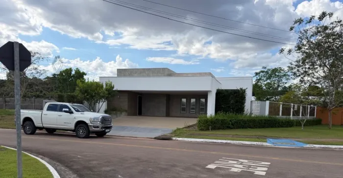 Casa a venda no condomínio Alphaville