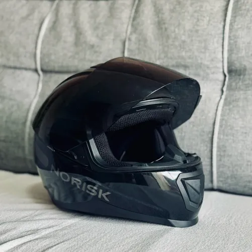 Capacete Norisk NOVO! De 750$ por 399$
