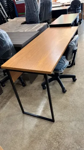 Escrivaninha Industrial 1,36m x 0,54m Mesa de Escritório