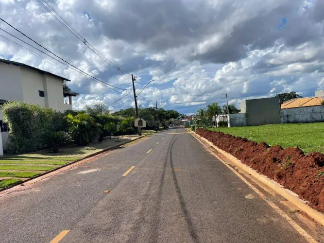 Terreno de 2000M2 no Mário Franco