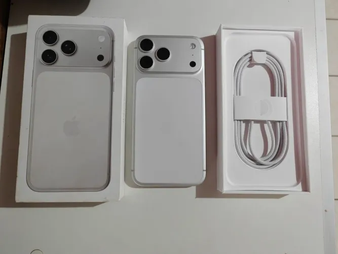 Iphone 17 Pro Max 256gb silver 20 dias de ativação Novo