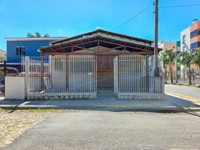 Sala Comercial para Venda em Porto Alegre, Farrapos, 1 dormitório, 2 banheiros