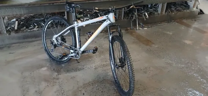 Bicicleta First aro 29
