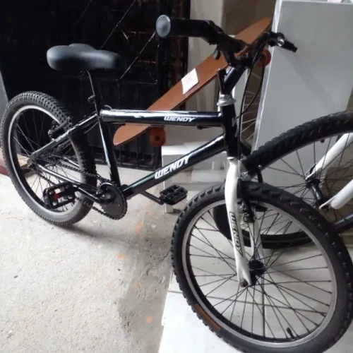 Bicicleta aro 20 preta