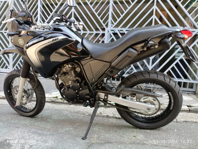 Ténéré 250 moto de garagem baixo km
