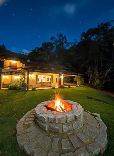 Se você busca um refúgio completo em meio à natureza, com estrutura pronta para lazer, mor