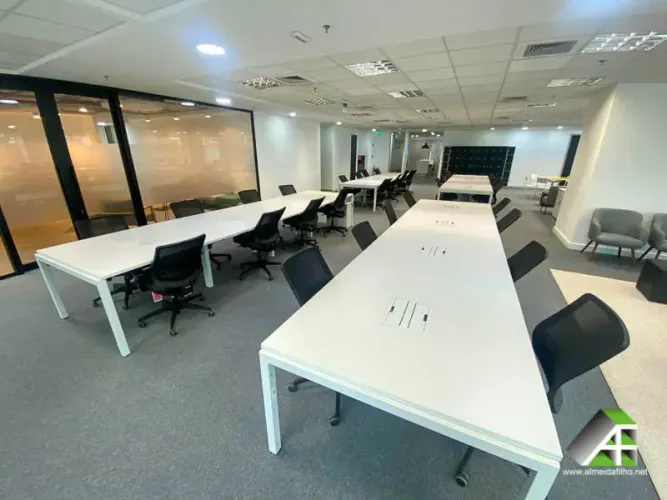100% MOBILIADO: Escritório PRONTO PARA USO de 540m2 disponível para LOCAÇÃO na região do B