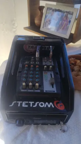 Vendo som automotivo