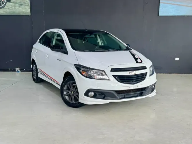 Chevrolet Onix Hatch Effect 1.4 8V Flex Mec. 4P 2016