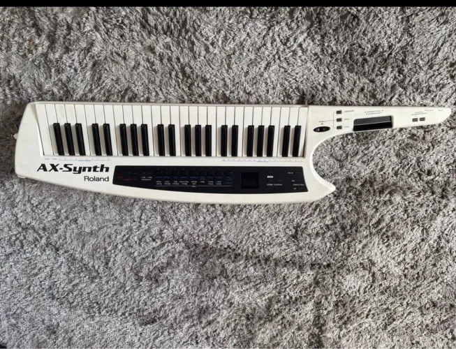 Roland AX-Synth Branco - Keytar Profissional