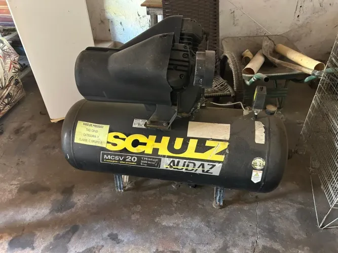 Compressor de ar 175 Obg/pol² /200 litros / 5hp
