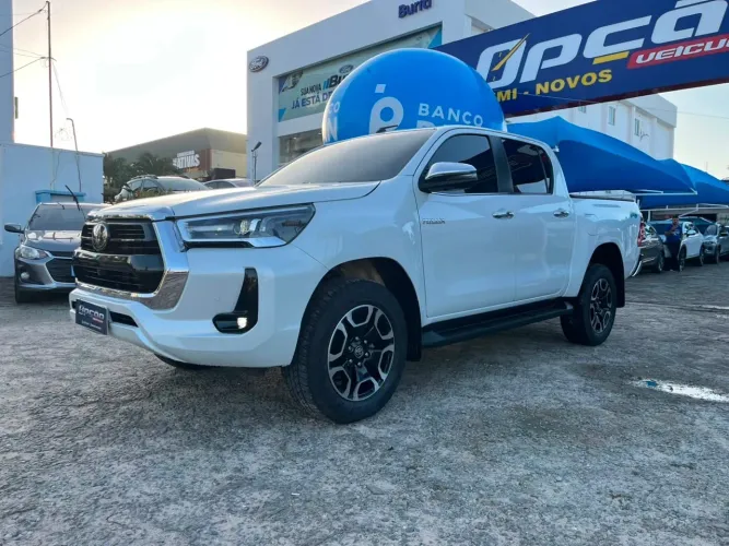 Toyota Hilux CD SRX Limited 4X4 2.8 TDI Die.aut 2025