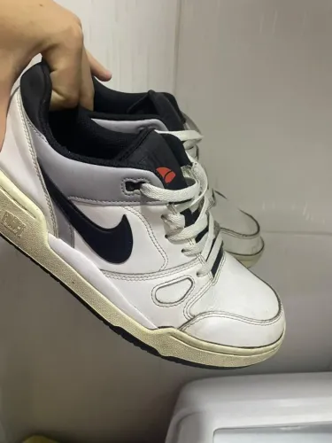 Tênis Nike Full Force Original Branco e Preto - Tamanho 41 - Usado