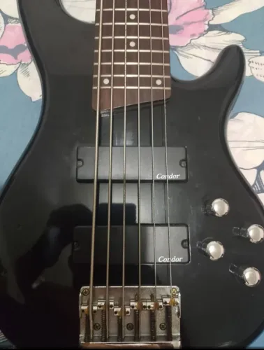 Baixo Condor de 6 cordas