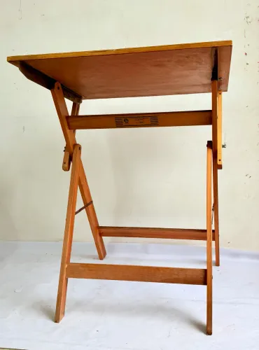 MESA DE DESENHO _ CAVALETE TRIDENT MOD 4830 
