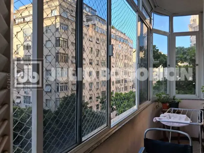 Apartamento : / Residencial / Copacabana