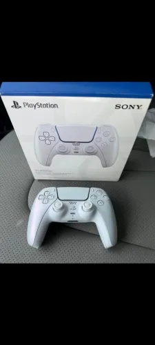 Controle de ps5 pouco usado cor branco pérola aceito cartão