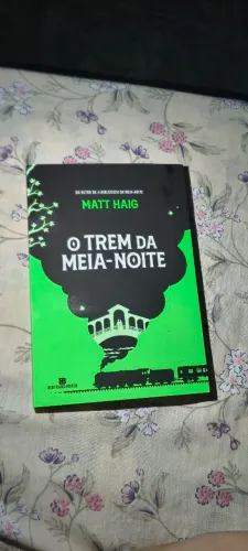 Livro o trem da meia noite NOVO