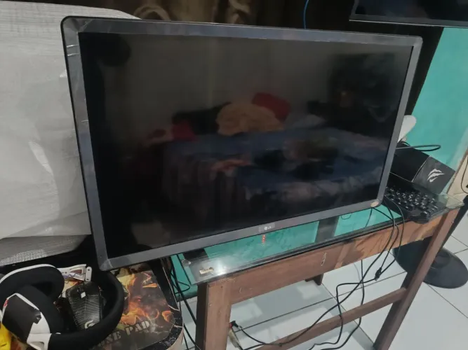 Tv LG 32 novinha mais aparelho pra transformar em smart