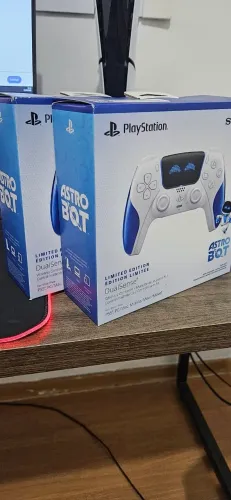 2x Dualsense Astro Bot Joyful
