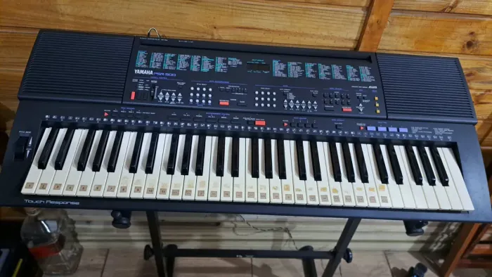 TECLADO YAMAHA 