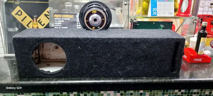 CAIXA PARA SUBWOOFER DE 8 POLEGADAS PROJETADA MDF 20mm