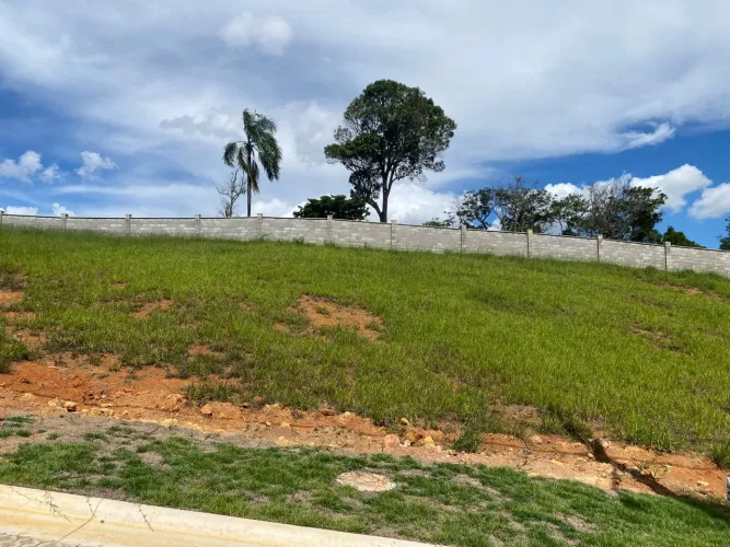 Terreno em aclive e no ponto mais alto do Estrela do Bosque para venda
