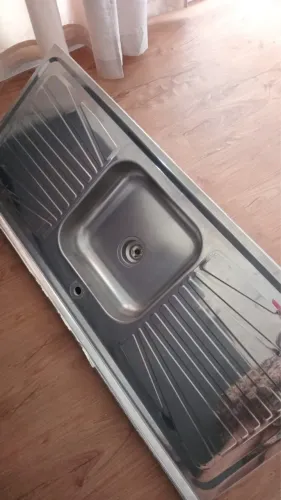 Pia de inox com Cuba