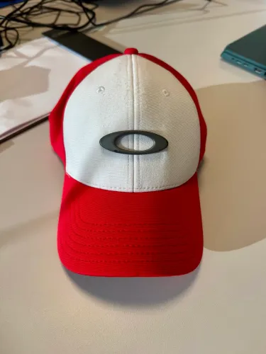 BONÉ OAKLEY TINCAN, ORIGINAL, LINDOOO?SUPER NOVO