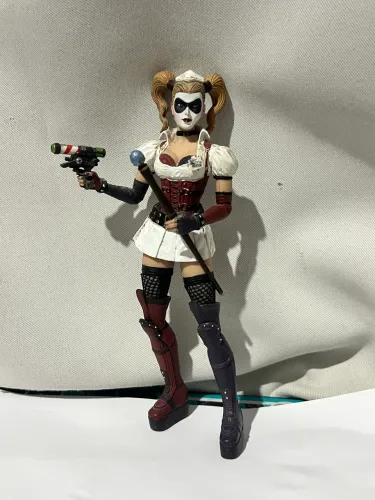 Action Figure Harley Quinn Arkham Asykum DC Colectibles