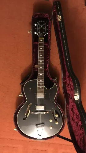 Guitarra Semi-acústica Tagima Jazz 1750