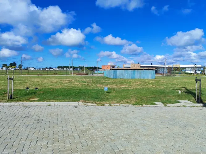 Terreno a venda no Riviera | 220 m²