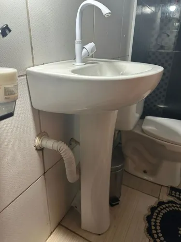 Pias de banheiro