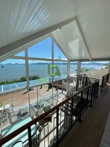 LINDA CASA RESIDENCIAL / COMERCIAL NA AV. LEOBERTO LEAL EM BARREIROS!!