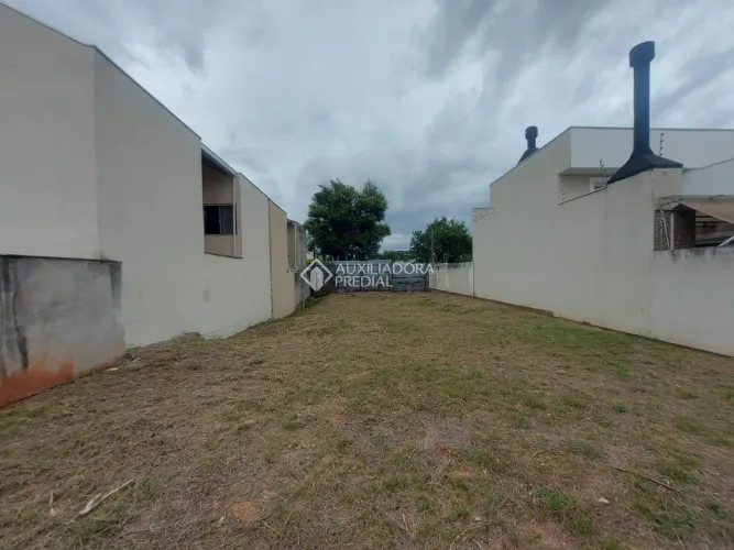 Terreno à venda no bairro Nossa Senhora das Graças com 550m² disponíveis.