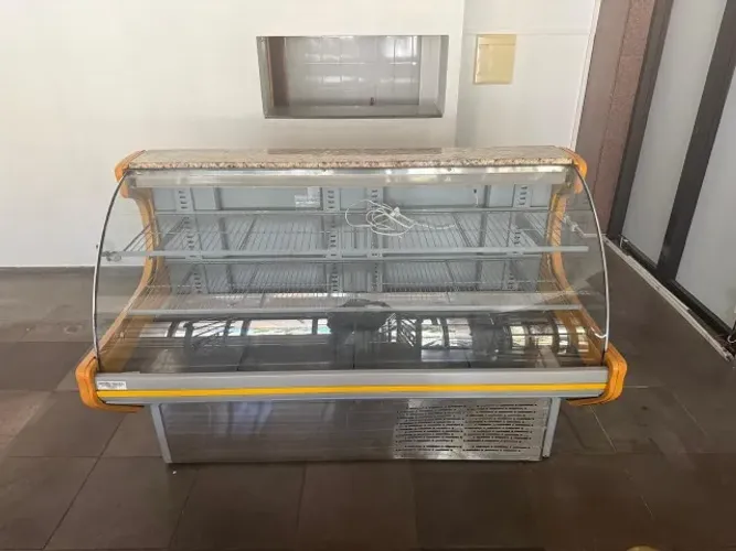 BALCÃO VITRINE REFRIGERADO COMERCIAL KLIMA - R$ 3.500