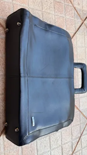 Maleta Executiva 007 Taurus em Couro - R$ 220