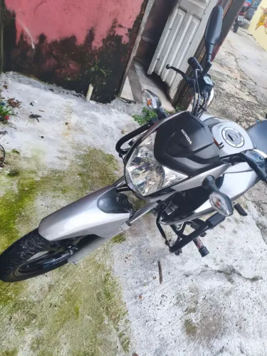 Cg fan 160 seminova único dono