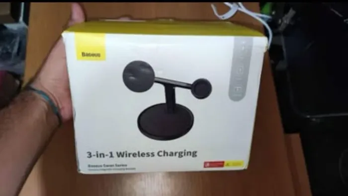 Carregador da Baseus 3 em 1 sem fio com suporte magnético