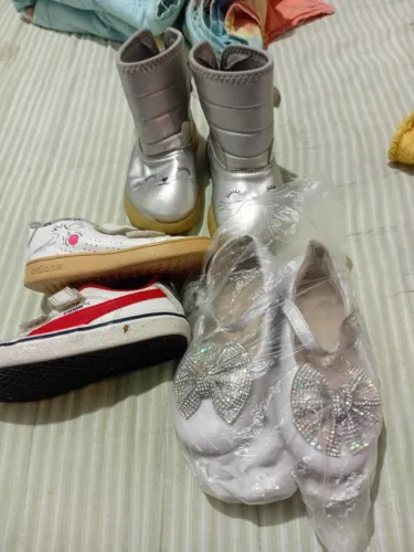Lote de sapatos menina número 23 e 24