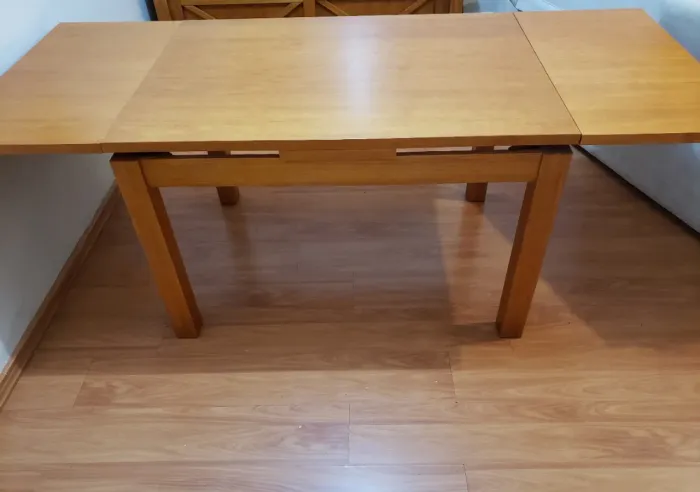 Mesa de jantar extensiva