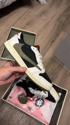Travis Scott x Air Jordan 1 Low Olive