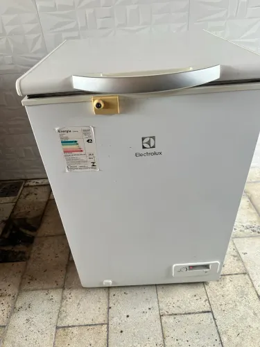 Freezer Horizontal Electrolux de 149 Litros (modelo H162). 220v